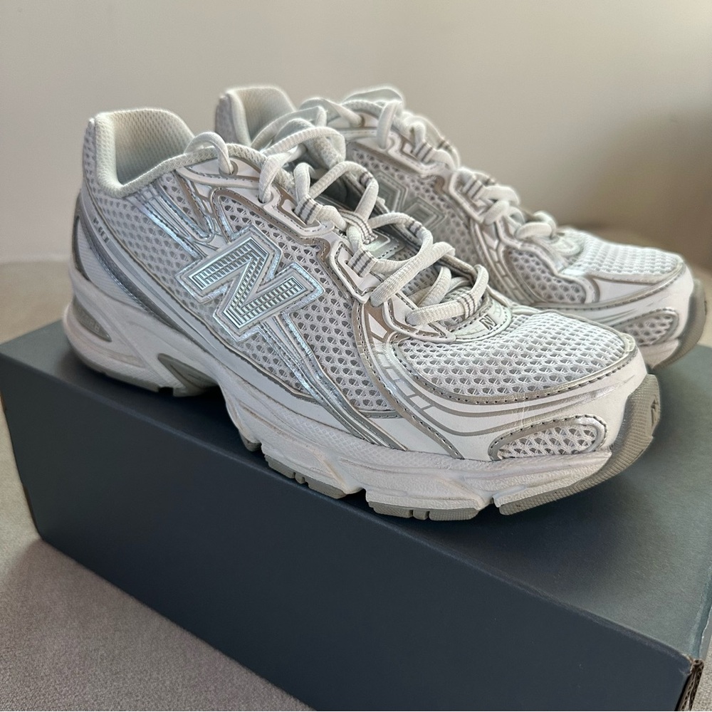 New Balance 740 White/Grey/Silver Athletic Sneakers. Women’s size 7 - Picture 2 of 6